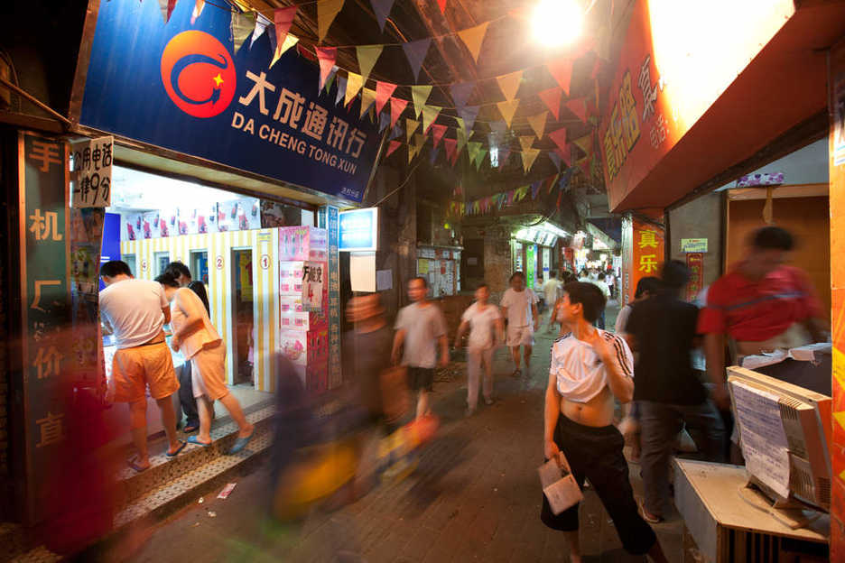 Busy alleyway in northern Tianhe district, Guangzhou