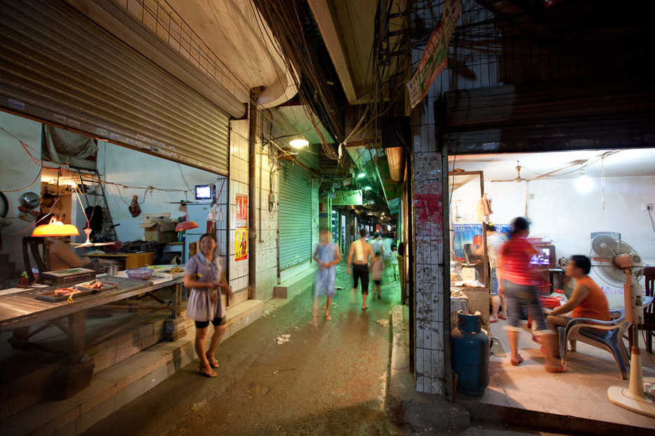 Shops along a narrow alleyway in the east end of Tianhe, Guangzhou, China.