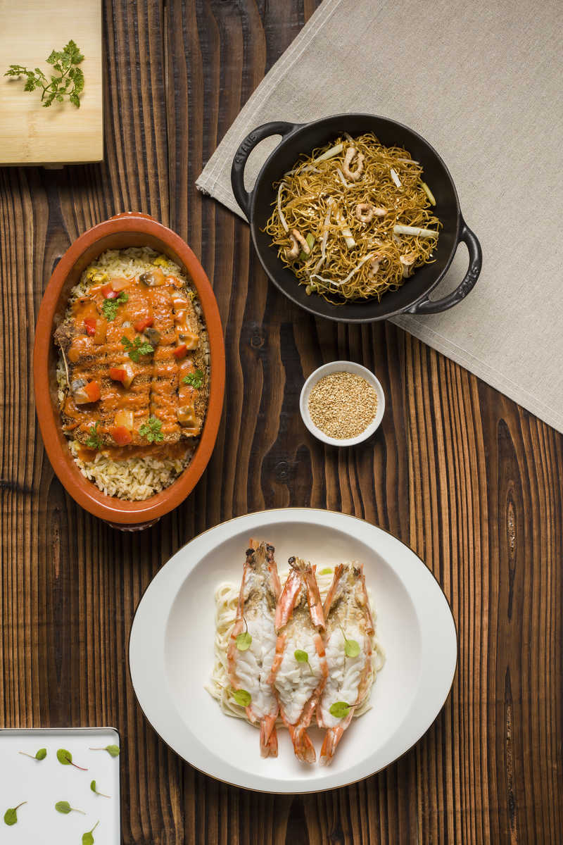 Western and Chinese-style noodle dishes, and baked rice.