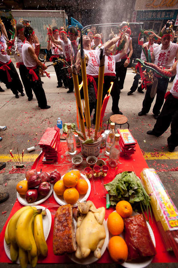 A Drunken Dragon dance performed to honor storefront offerings