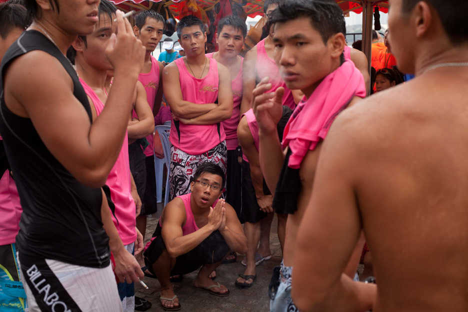 Dragon boat team gathers before the Guangzhou International Dragon Boat Race.