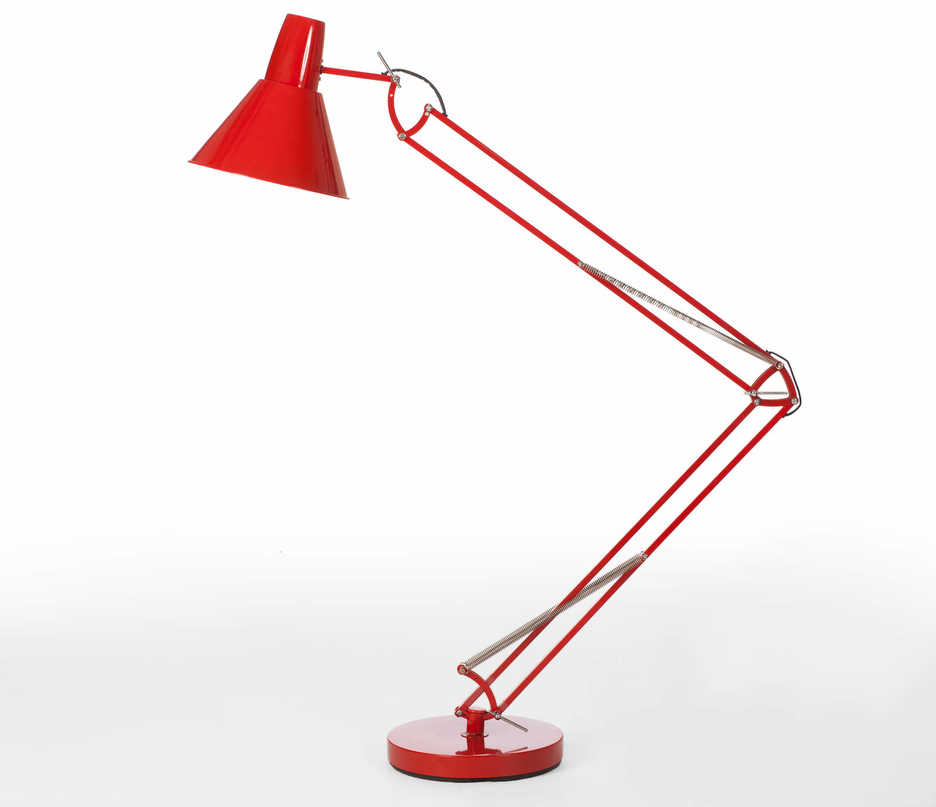 Red lamp photographed for an online catalog in Foshan.