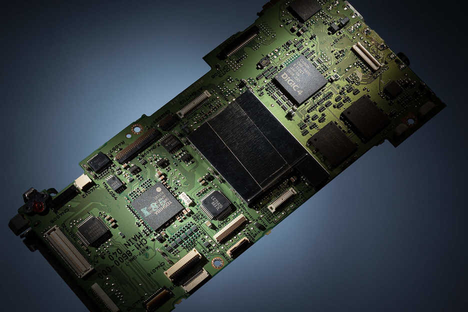Canon 5d II circuit board with DIGIC 4 chip