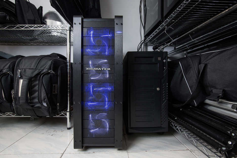 Xigmatek Elysium computer case front view