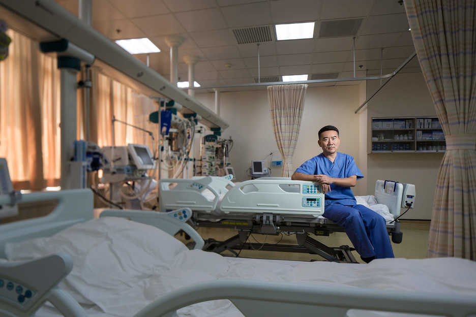 Portrait of Li Jie, intensive care unit doctor at the Macau University of Science and Technology
